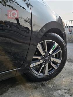 نيسان فيرسا